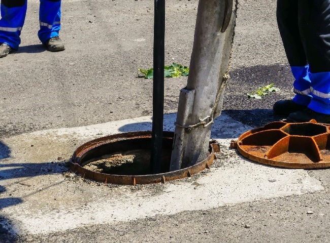Rút hầm cầu quận 3 giá rẻ phân biệt các chiêu trò lừa đảo
